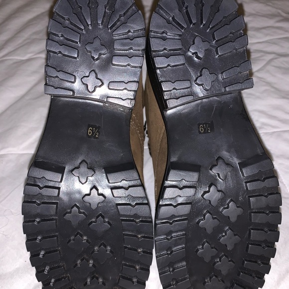 Women’s Boots - Picture 5 of 5